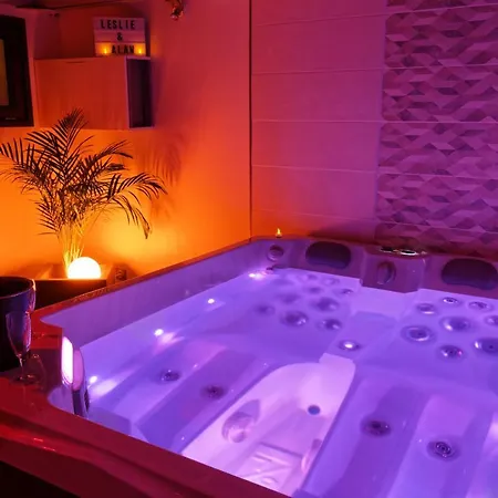 Romance Lofts De Gamme Avec Sauna דירה *