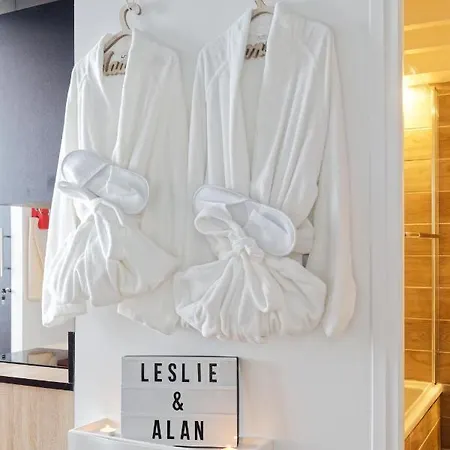 Romance Lofts De Gamme Avec Sauna דירה *